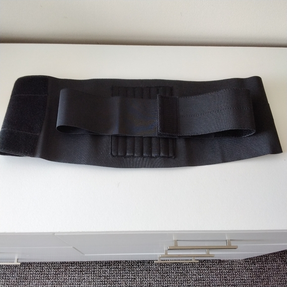 "SACRO"  BACK BRACE W/ THERMO PAD - Picture 2 of 3